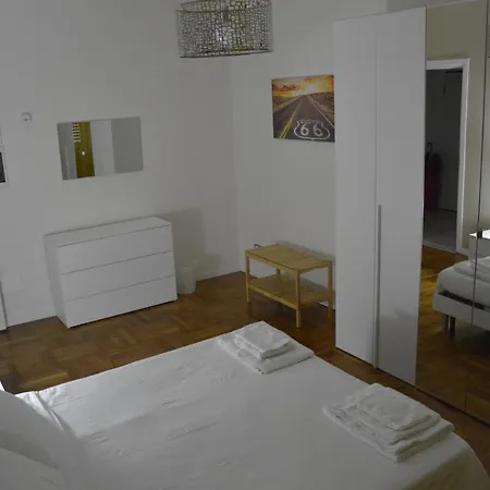 Apartament Frada *